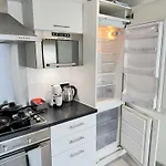 Comfortable & Spacious Centre 2 Bed With Lift And Well Equipped