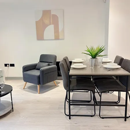 Tatil Evi Comfortable Spacious Centre 2 Bed With Lift And Well Equipped *