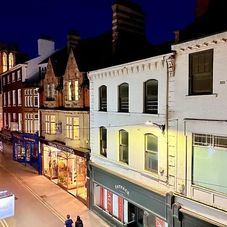 Centre 2-bed With Balconies & Views - Location *