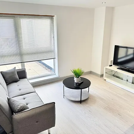 Centre 2-bed With Balconies & Views - Location * York