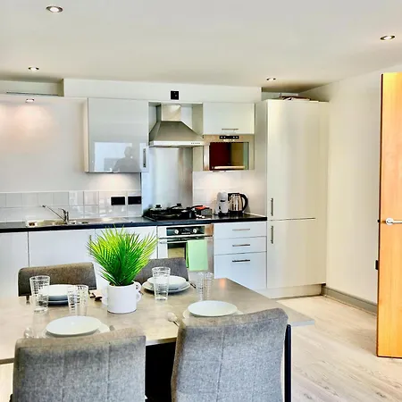 Nyaraló Centre 2-bed With Balconies & Views - Location