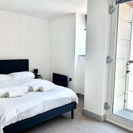 Comfortable & Spacious Centre 2 Bed With Lift And Well Equipped Feriehus *